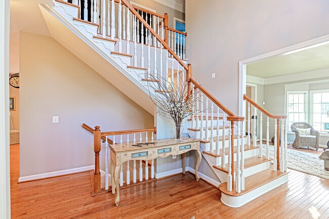 Foto del edificio - 47333 Middle Bluff Pl