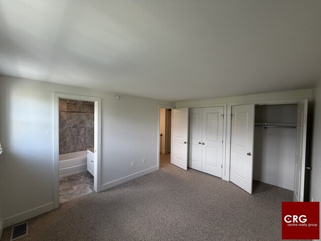 Foto del edificio - 104-106 Second St. Unit U10