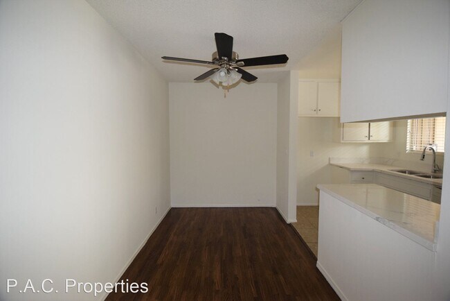 Foto del edificio - 1 br, 1 bath Apartment - 15033 Burbank Blv...