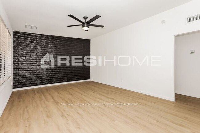 Foto del edificio - 1314 E Del Rio Dr