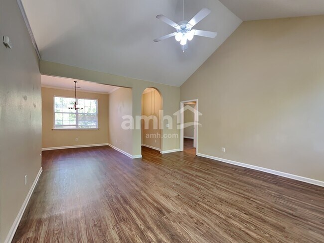 Building Photo - 117 Walton Trace South