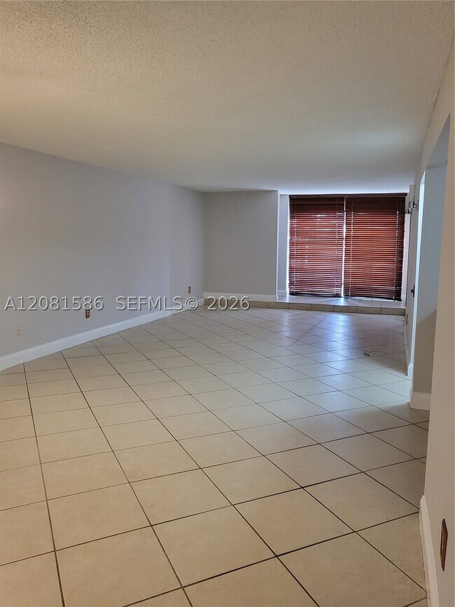 Building Photo - 6924 SW 114th Pl