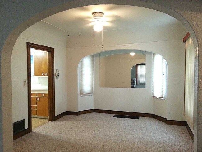 Foto del edificio - 2458 Greenbriar Rd