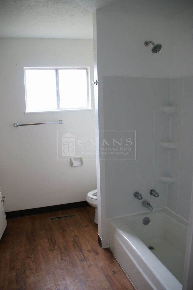 Foto del edificio - House with many possibilities!!