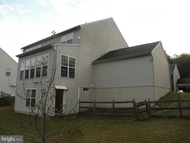 Building Photo - 8807 Baileys Ct