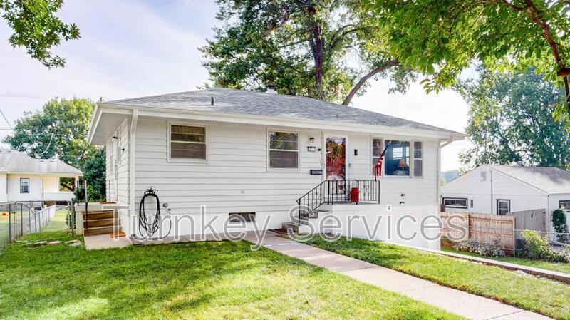 Photo - 427 E 2nd St