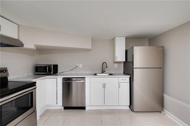 Building Photo - 1459 Hartford Ave SW
