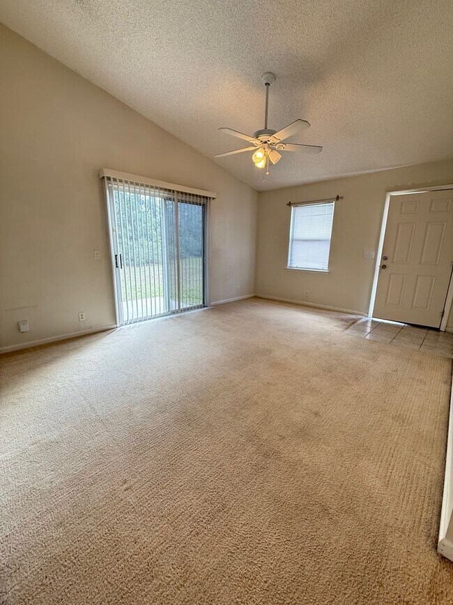 Foto del edificio - 150 Lakemont Dr