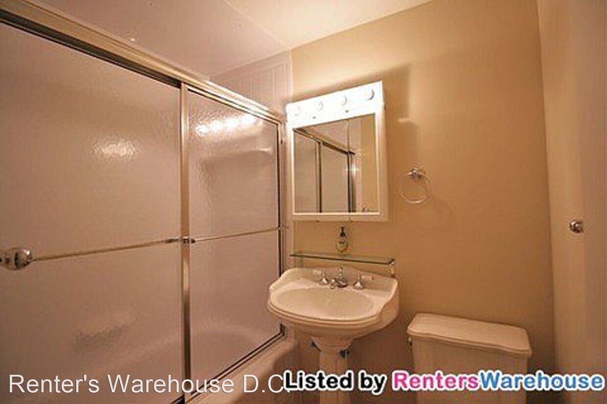 Primary Photo - 4 br, 2.5 bath House - 7926 Central Park C...