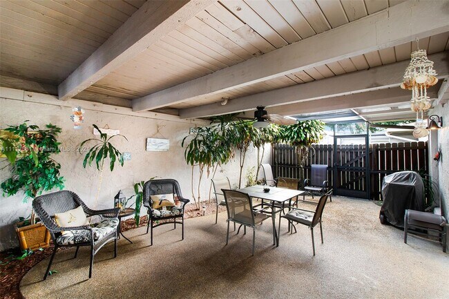 Building Photo - 14902 Wildflower Ln