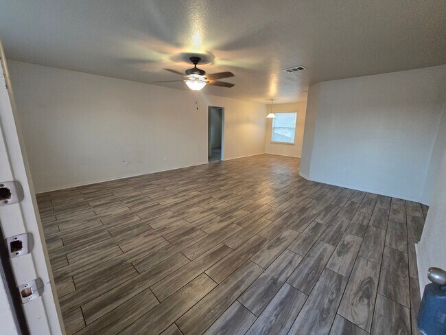 Foto del edificio - 3414 Logsdon St