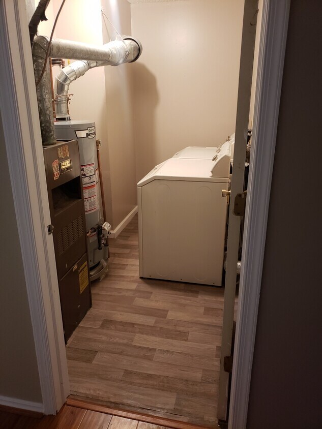 Primary Photo - 47 Poillon Ct