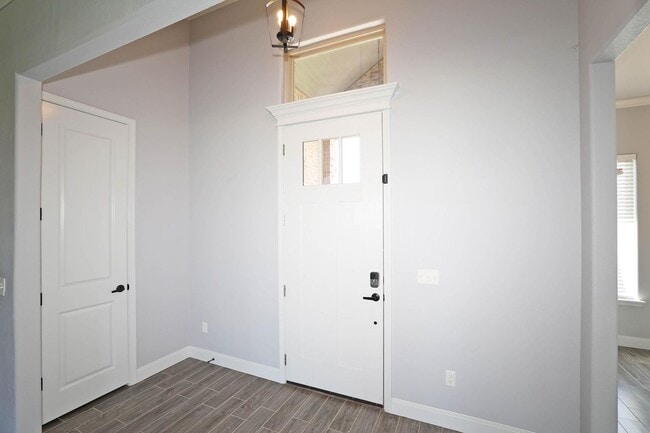Foto del edificio - For Lease