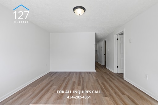 Building Photo - Beautifully Renovated 2 Bedroom Apartment ...