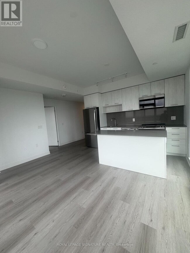 Building Photo - 40 Lagerfeld Dr