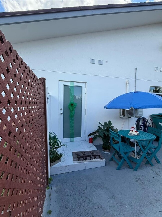 Foto del edificio - 2410 SW 143rd Ct