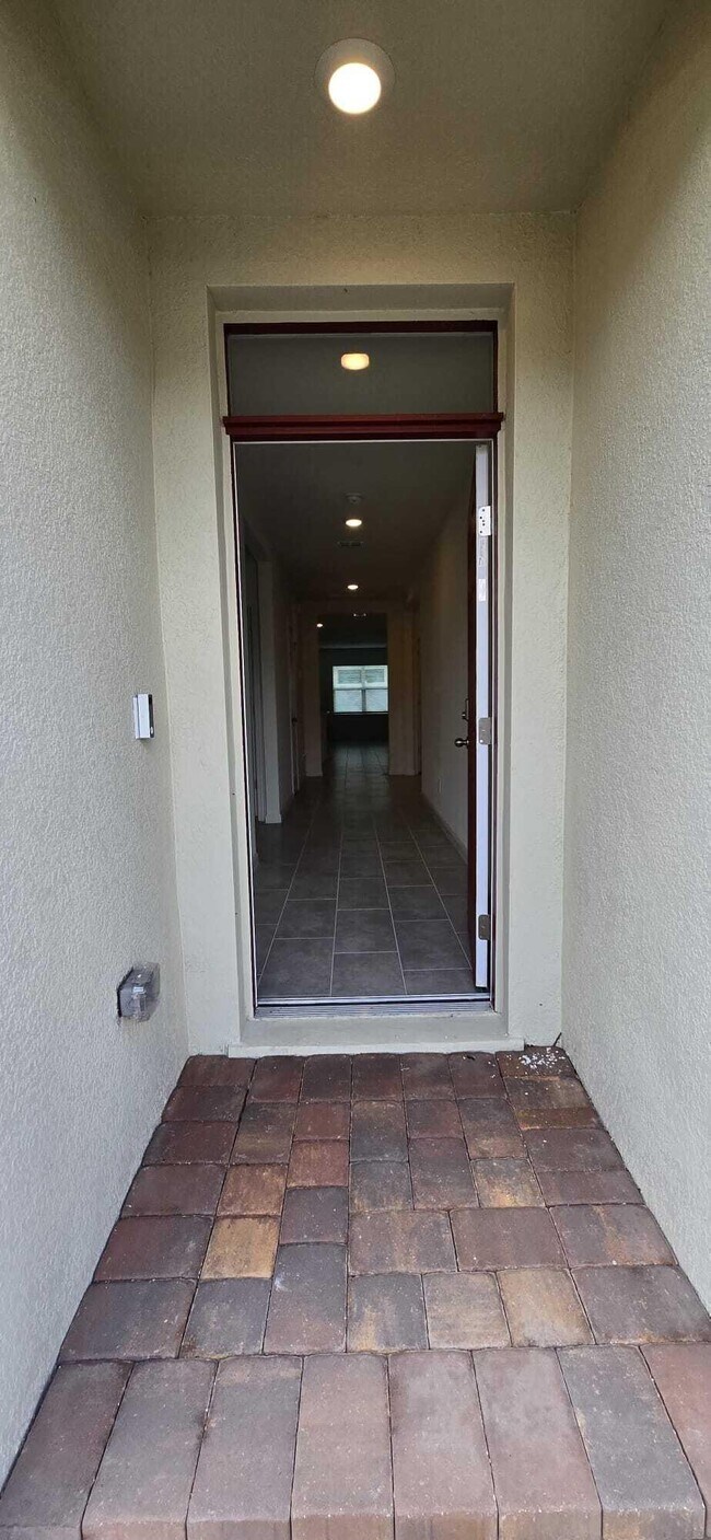 Building Photo - 528 Seafoam Cir