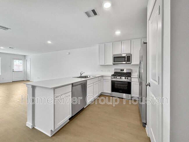 Foto del edificio - 5830 Starling Dr