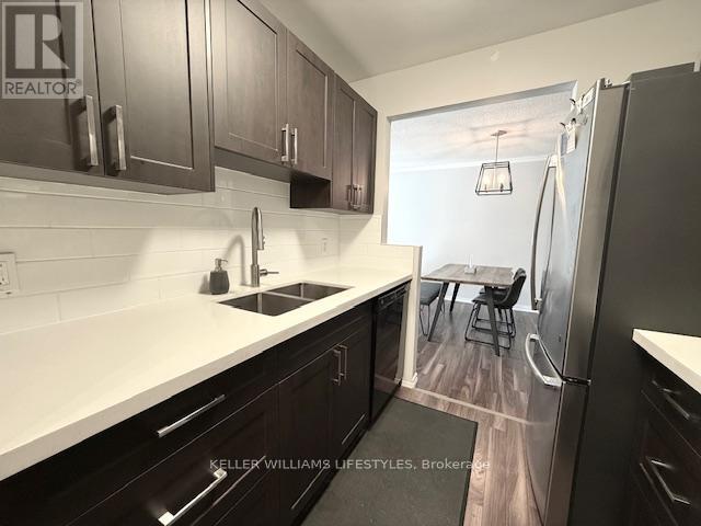 Building Photo - 731 Deveron Crescent