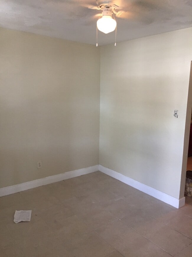 Photo - Large 3-2 with a carport House