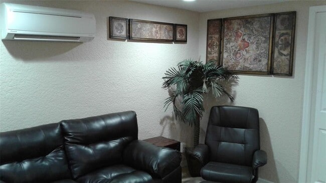 Foto del edificio - 2512 Musselwhite Ave