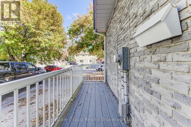 Building Photo - 10 Innes Pl