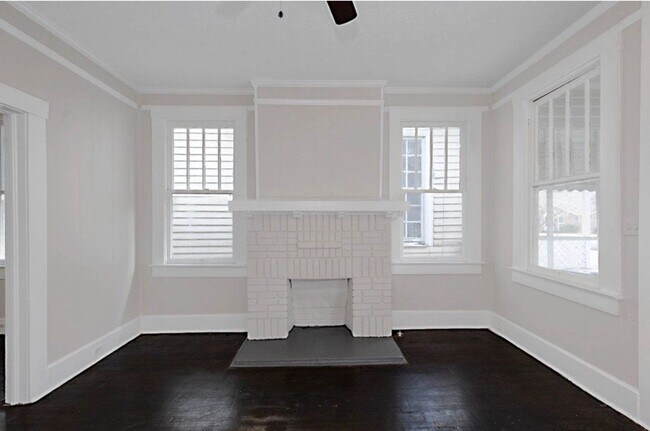 Building Photo - 1037 30th St