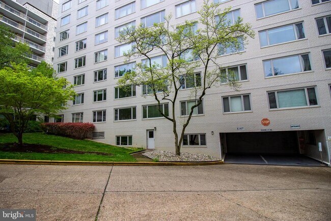 Building Photo - 2475 Virginia Ave NW