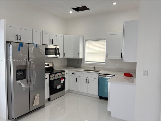 Foto del edificio - 13485 NE Jacksonville Rd