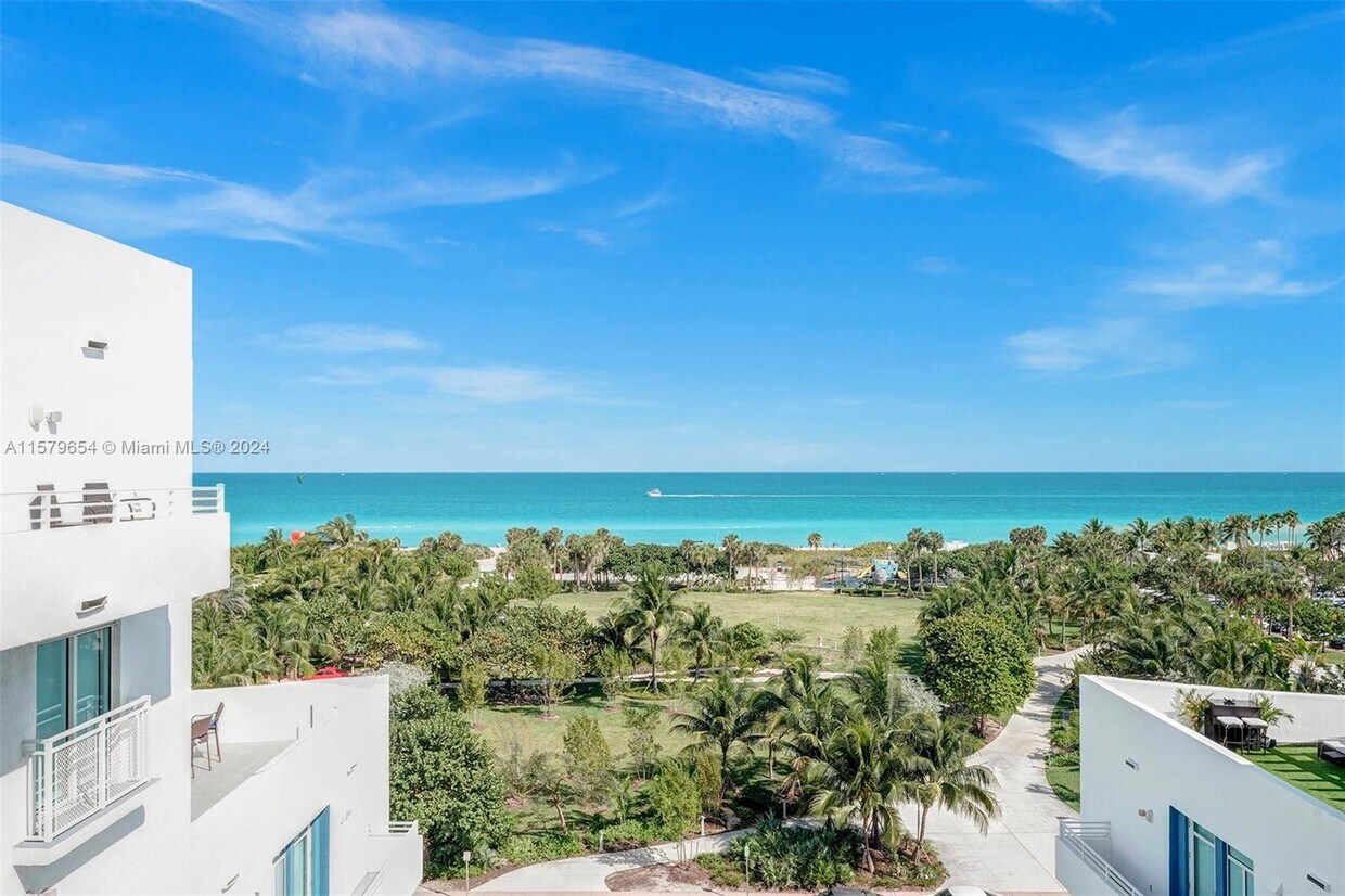 Primary Photo - 7600 Collins Ave