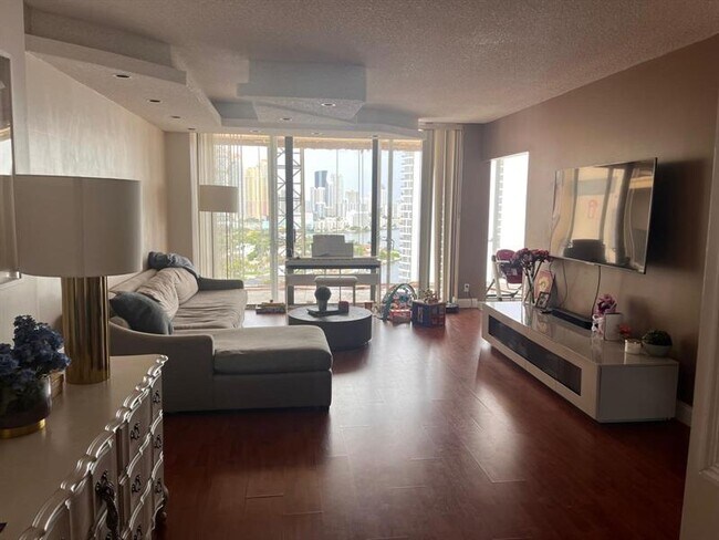 Foto del edificio - 19355 Turnberry Way