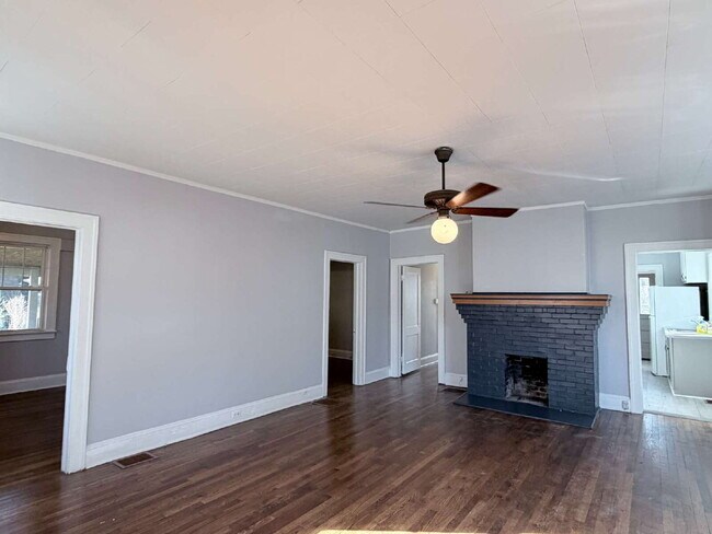 Foto del edificio - Rare Downtown Asheville Rental: 3BR/2BA House with Huge Yard & City Convenience- Dogs allowed!