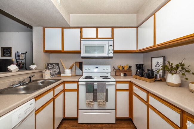 2 habitaciones, 2 baños, 978 pies cuadrados, cocina - Crown Chase Apts