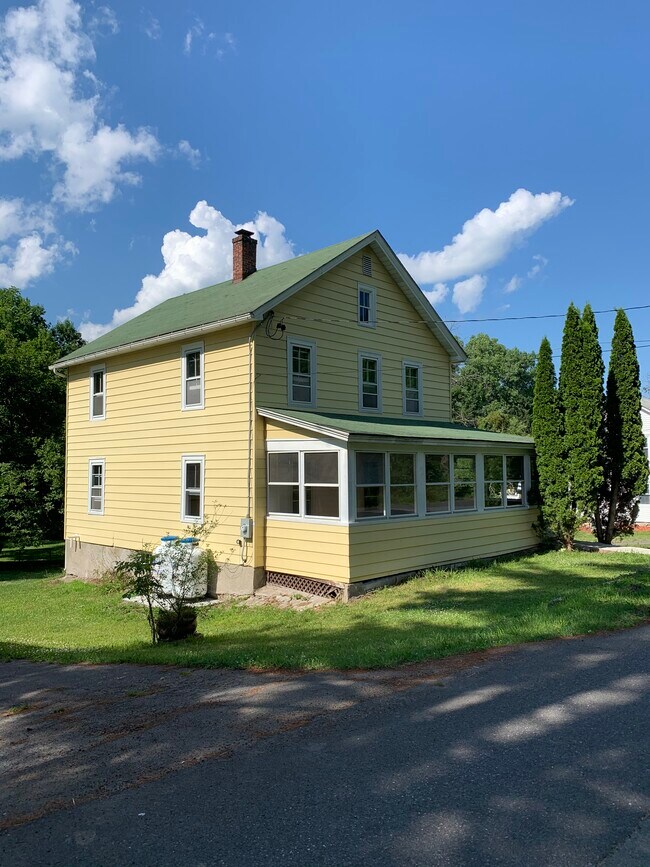 Building Photo - 1375 Berme Rd