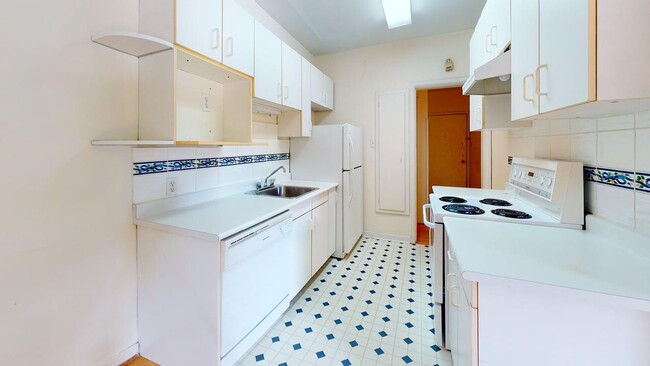 Building Photo - 2105 W 47th Ave