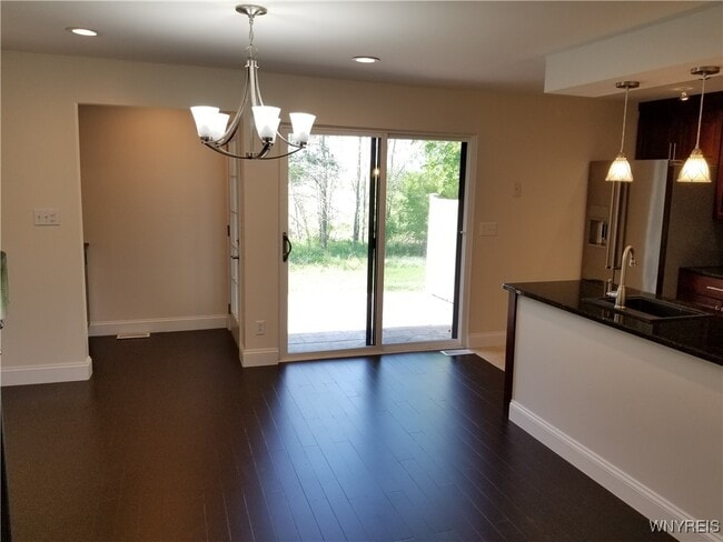 Foto del edificio - 807 Red Fern Ct