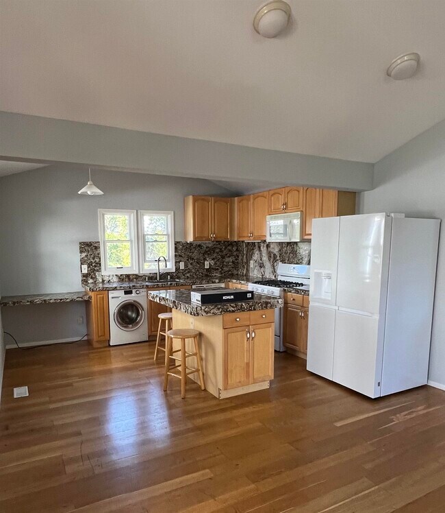 Foto del edificio - 2438 Martin Luther King Jr Way