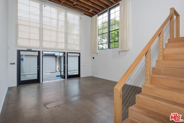 Building Photo - 7001 Melrose Ave
