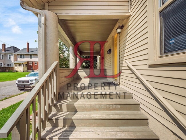 Foto del edificio - 954 Stanley Ave