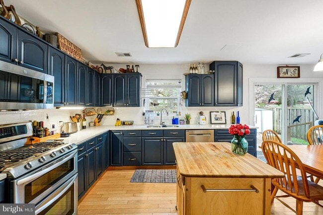 Foto del edificio - 5514 Hollins Ln