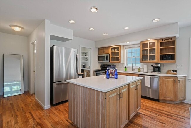 Building Photo - 1439 NY-9P