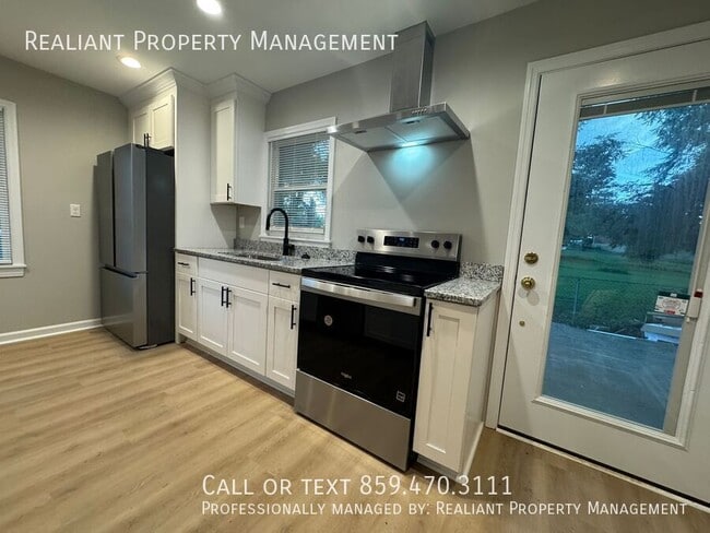 Building Photo - 115 Rainbow Dr