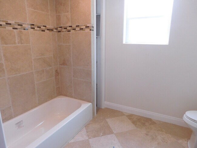 Foto del edificio - Tujunga Canyon, 10211-10215