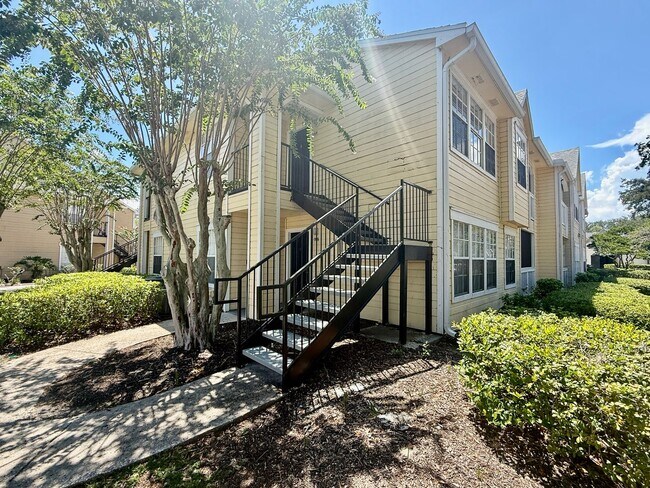 Building Photo - 1043 S Hiawassee Rd