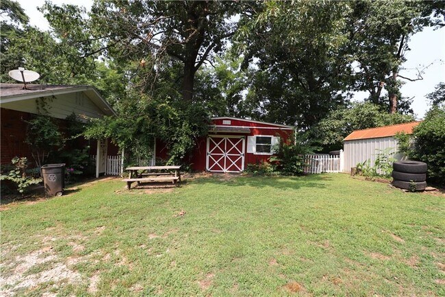 Building Photo - 3629 Kerr Rd