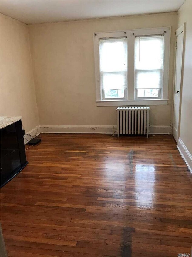 4 Franklin Pl, Farmingdale, NY 11735 Room for Rent in Farmingdale, NY
