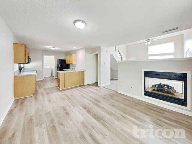 Building Photo - 6674 Largo Ln