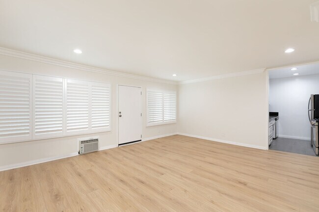 Foto del edificio - 1602 Winona Blvd