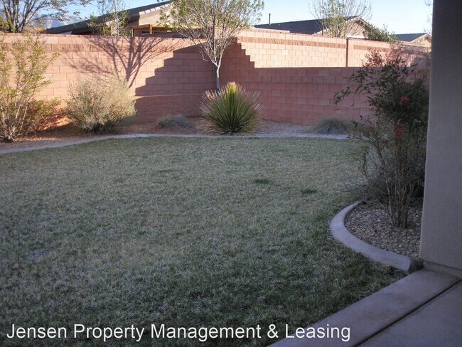 Building Photo - 3 br, 2 bath House - 3555 East Silver Creek