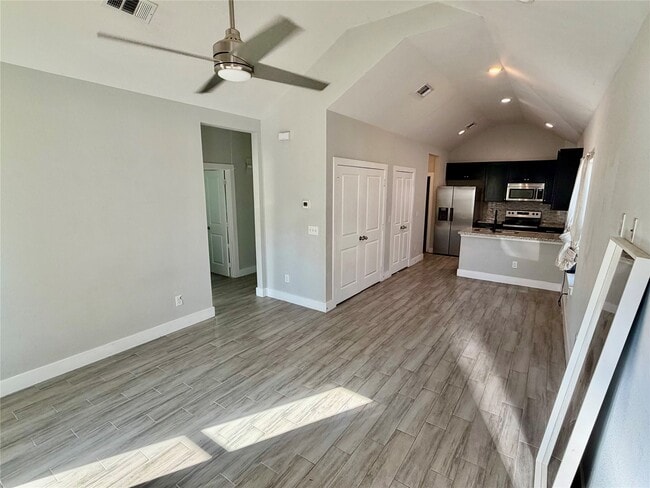 Building Photo - 854 Omeara